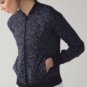 Lululemon Noir II Mesh Bomber Jacket Black Gray Biggie Animal - size 4